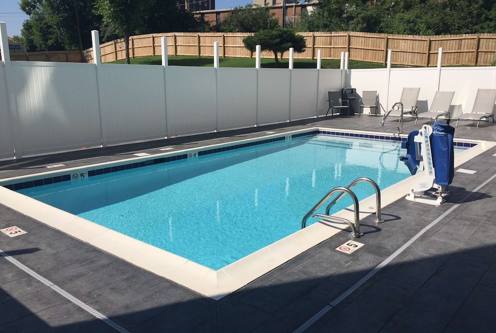Wingate by Wyndham Louisville Fair and Expo - photo 43