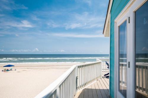 Just Beachy by Oak Island Accommodations - photo 31