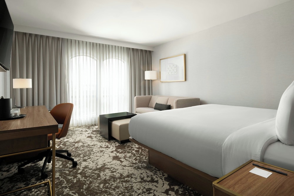 Courtyard by Marriott Pasadena Old Town - photo 10