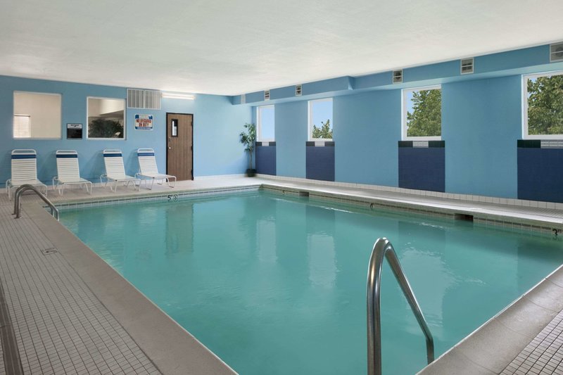 Days Inn & Suites by Wyndham Romeoville - photo 16