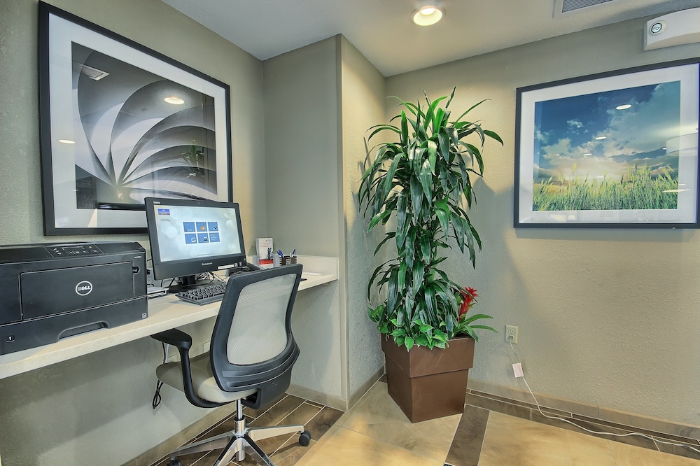 Candlewood Suites Columbus Grove City by IHG - photo 21