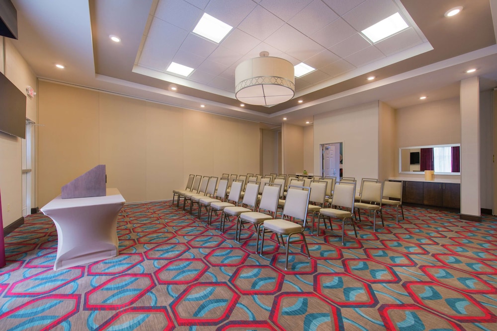 Hilton Garden Inn Bristol - photo 58