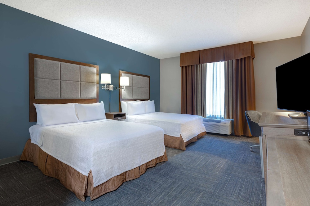 Hampton Inn Victoria - photo 10