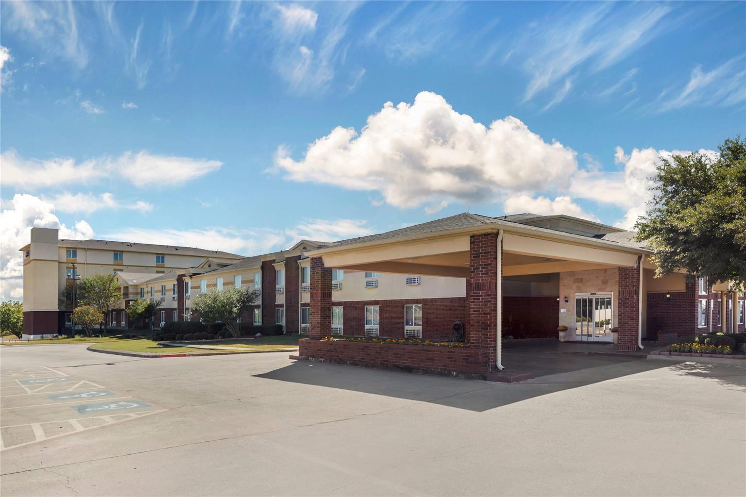 Comfort Inn & Suites Red Oak Dallas Area in Red Oak, United States