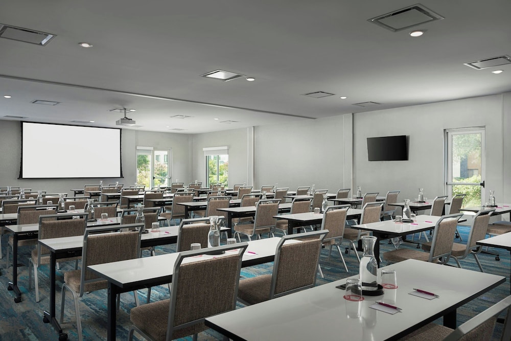 Aloft DFW Airport North - photo 23