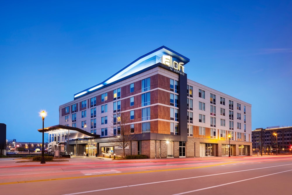 Aloft Milwaukee Downtown - featured photo