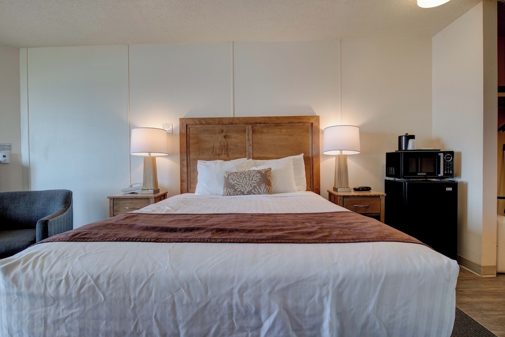 Ester Lee Oceanview Inn - photo 31