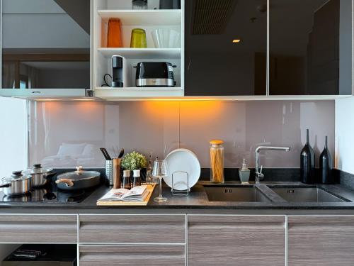 Expansive Loft 2BR Ultra Fast WiFi BTS Thonglor