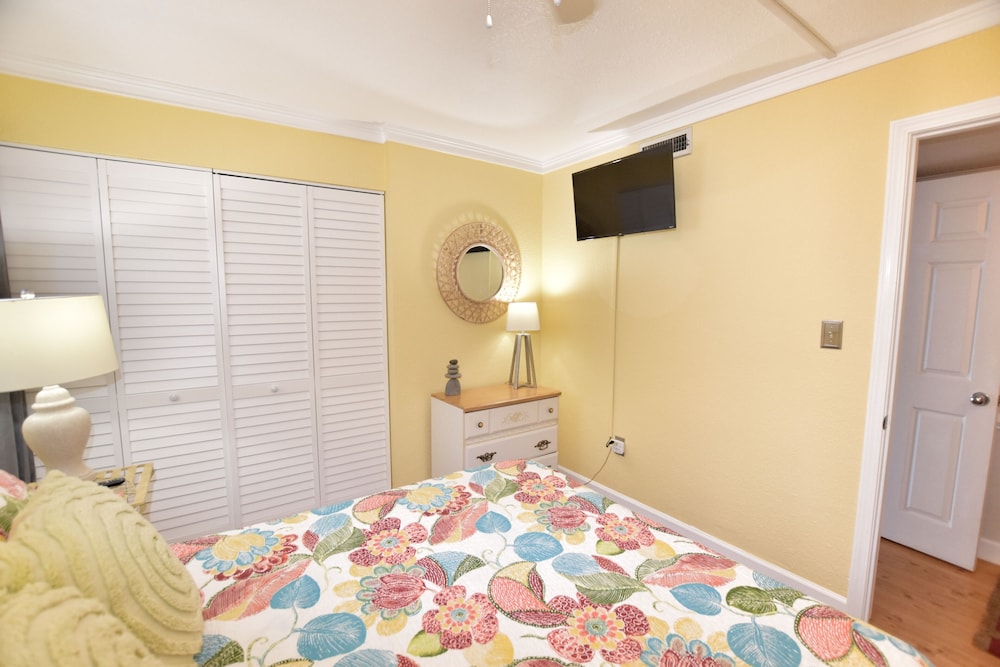 0401 Waters Edge Resort 3 Bedroom Condo by RedAwning - photo 10
