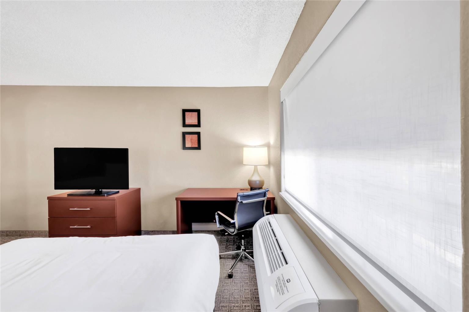 Comfort Suites Lakewood Denver - photo 53