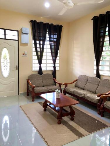 Twin Homestay B — 5-Star Luxury Hotel in Kuala Terengganu, Malaysia