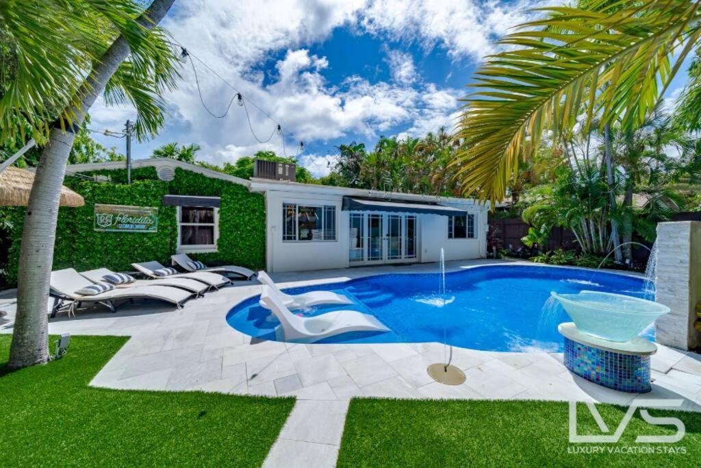 Floridita 5Bed 4Bath FTL Paradise with Tiki Hut Heated Pool in Fort Lauderdale, United States