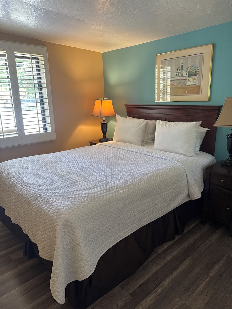 Carmel Resort Inn - photo 61