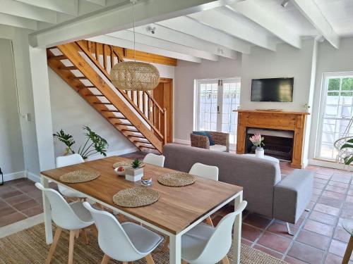 4 Periwinkle Place