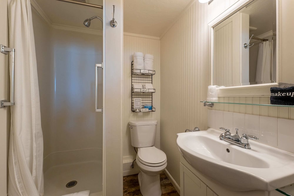 Bandon Marina Inn - photo 65
