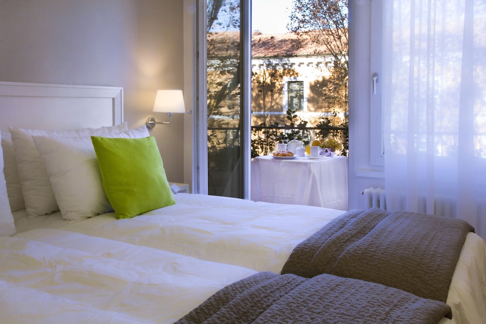 Domus Giulio Cesare - last minute hotel in Rome