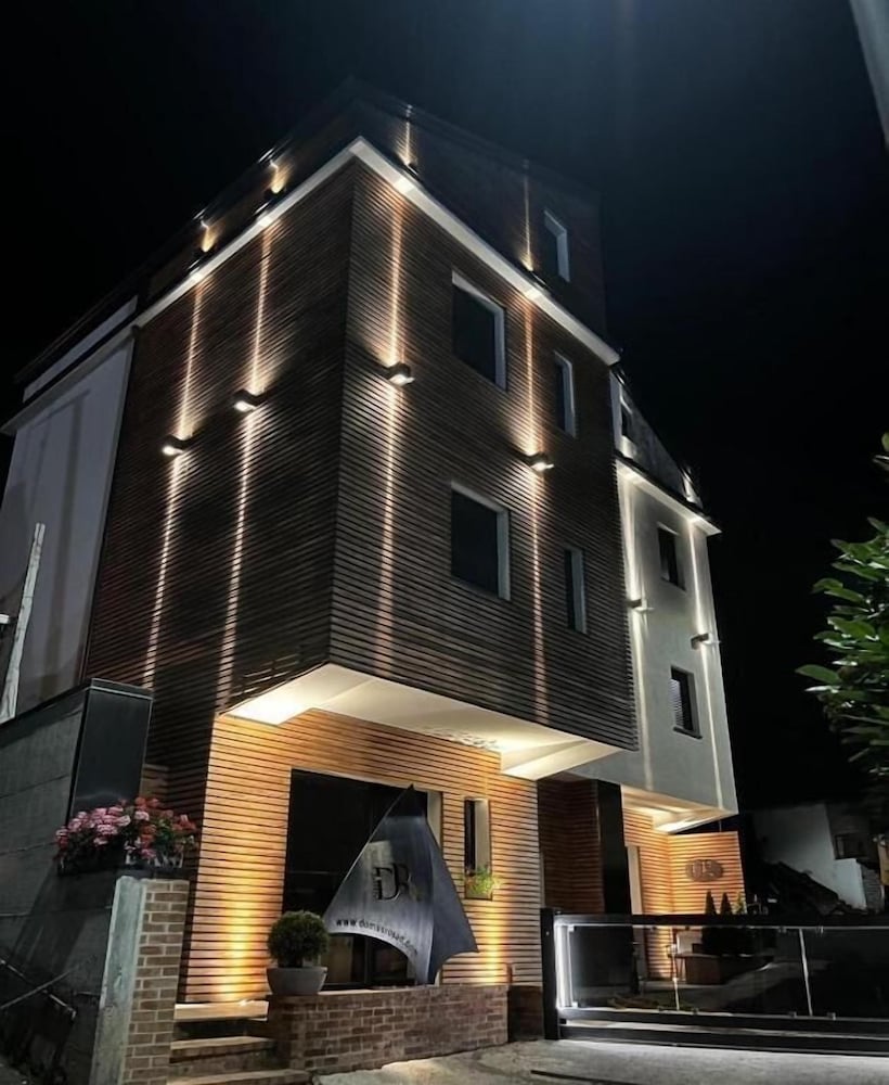 Domus Rosae — 4-Star Luxury Hotel in Potenza, Italy