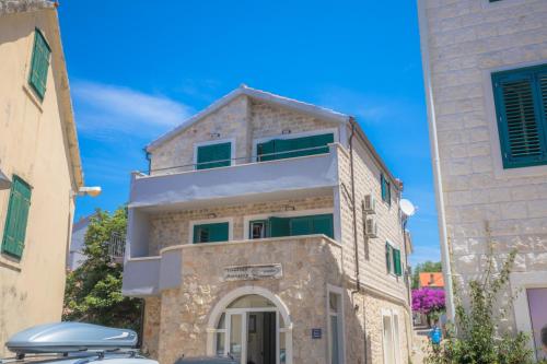 Apartmani Slamic — 4-Star Luxury Hotel in Primosten, Croatia