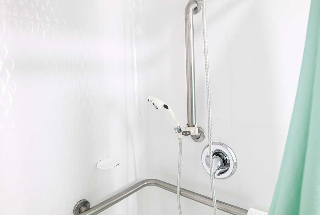 Microtel Inn & Suites by Wyndham Charlotte Northlake - photo 30