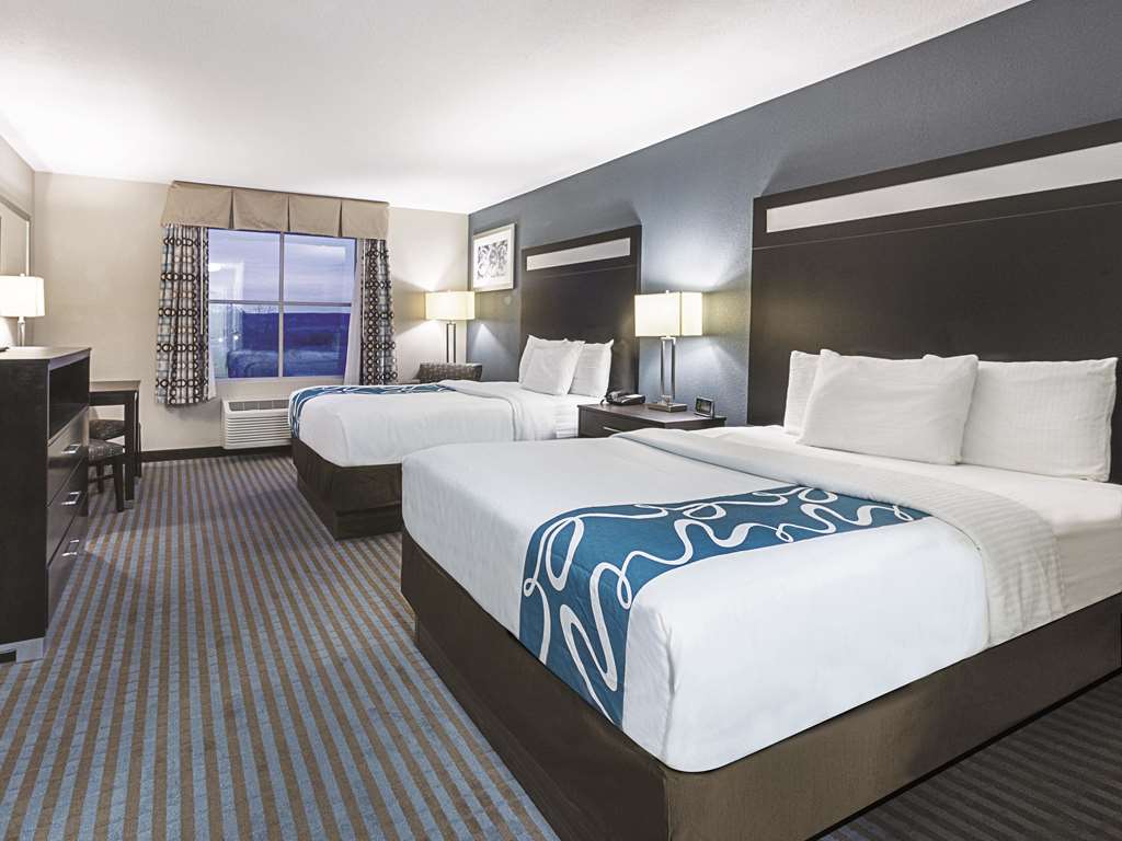 La Quinta Inn & Suites by Wyndham Glendive - photo 13