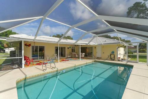 Huge Pool Close to Beaches Restaurants & Shops — Nokomis — photo 4