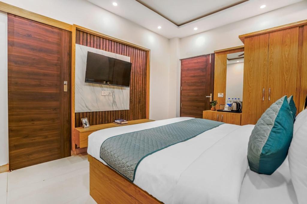 Hotel Devine Zirakpur Chandigarh