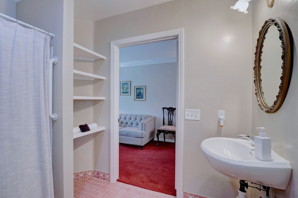 Pelican Cove Inn - photo 26