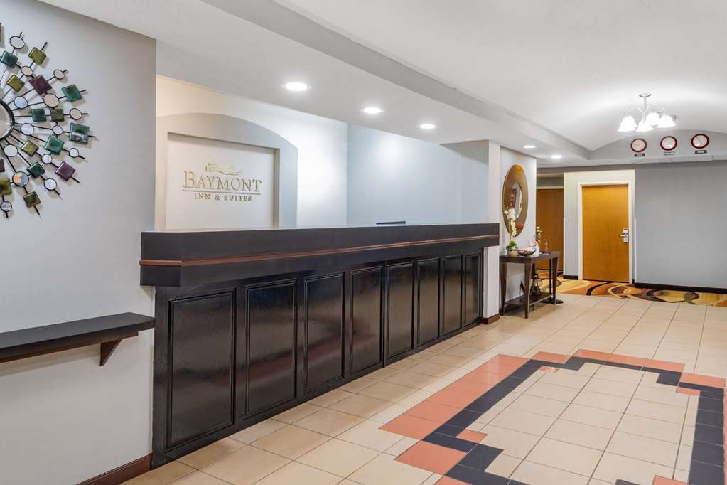 Red Roof Inn & Suites Hinesville - photo 8
