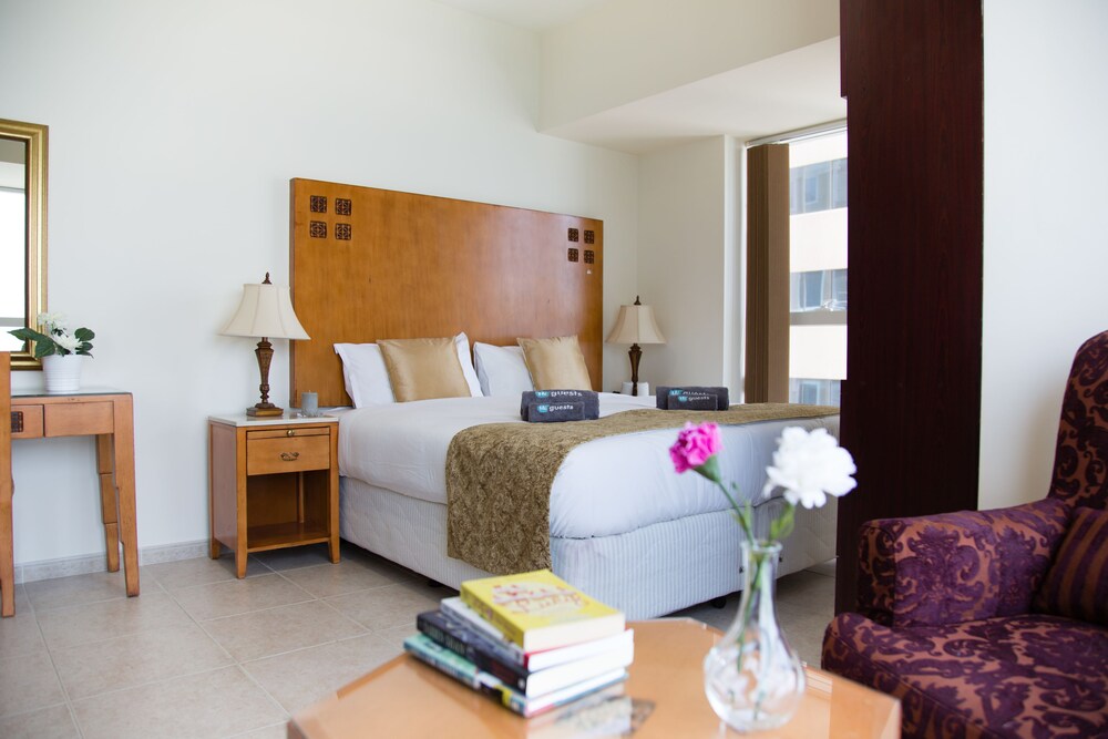 Upgraded 1BR Overlooking Palm Jumeirah & Sea Views from Living to Bedroom Elite Residence Dubai Marina by Deluxe Holiday Homes — 4-Star Luxury Hotel in Dubai, United Arab Emirates