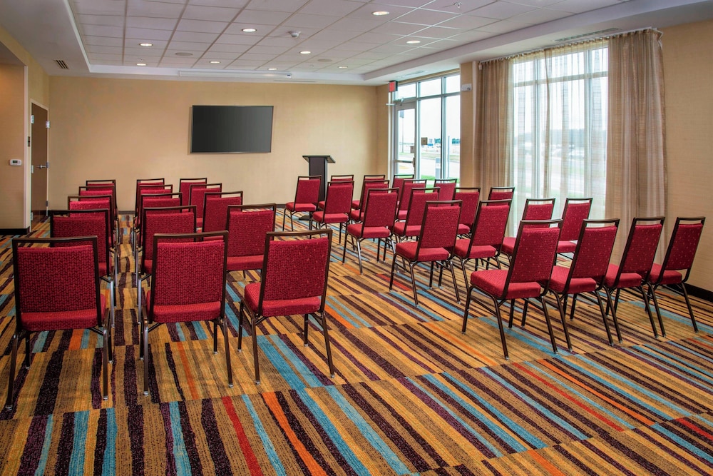 Fairfield Inn & Suites by Marriott Harrisburg International Airport - photo 32