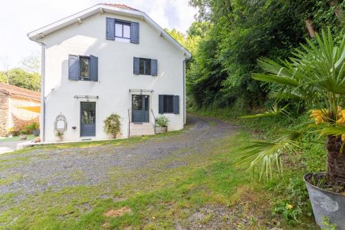 Cholena Domaine Helaku Monein in Monein, France