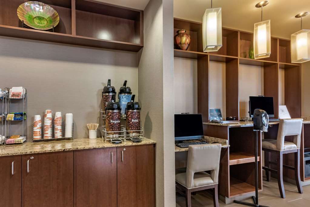 Comfort Suites Airport University - photo 26