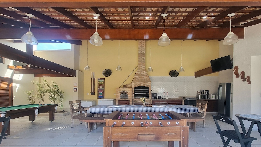 Espetacular 6 suítes Varanda Gourmet Bilhar Pebolim Praia dos Sonhos — 4-Star Luxury Hotel in Itanhaem, Brasil