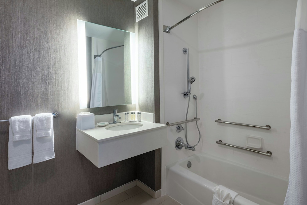 SpringHill Suites by Marriott Pasadena Arcadia - photo 21