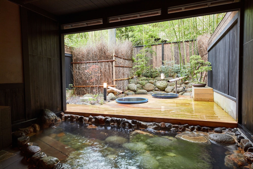 Hana No Omotenashi Nanraku in Shizuoka, Japan