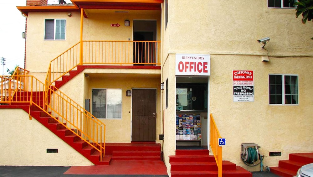 Motel 6 Glendale CA Pasadena Burbank Los Angeles - photo 12