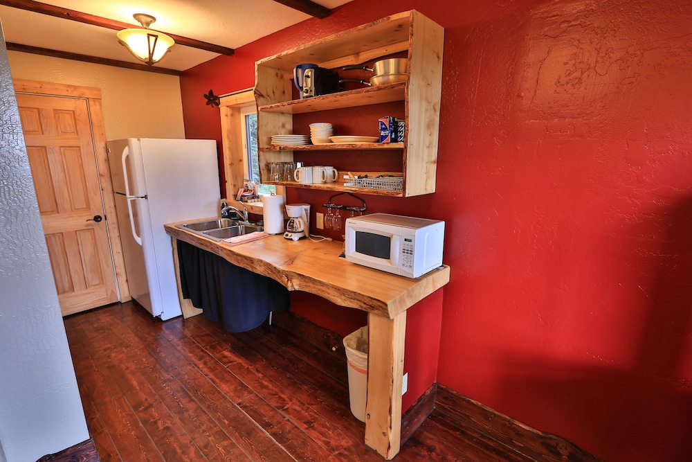 Kenai Peninsula Suites - photo 16