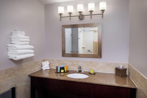 Golden Gables Inn Dazzler Select by Wyndham - photo 15
