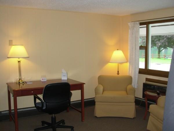 Red Carpet Inn On the Lake - photo 11
