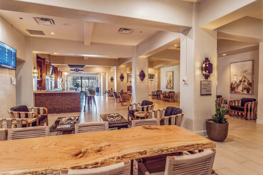 Sheraton Albuquerque Airport Hotel - photo 2