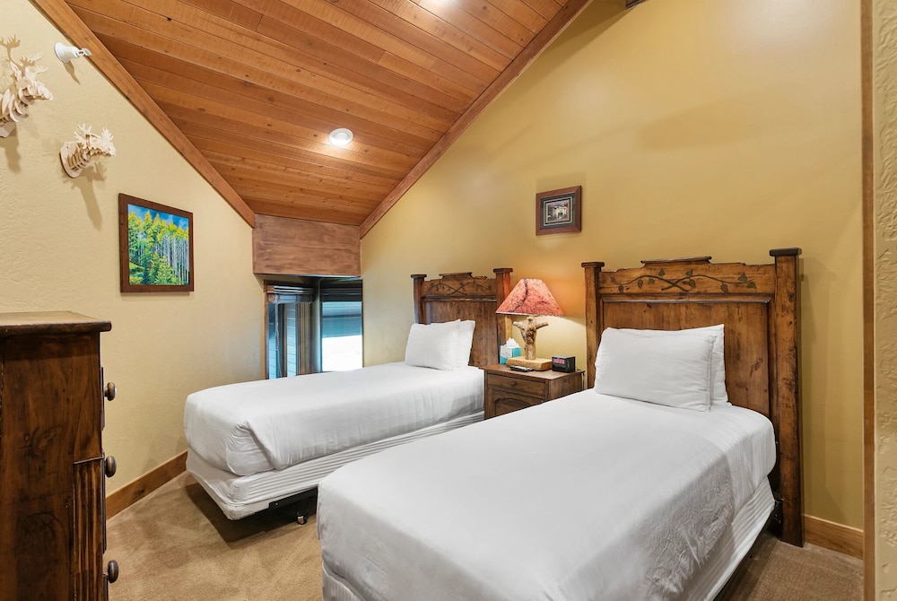Powder Run 2 Bedroom Condo By All Seasons Resort Lodging - photo 11