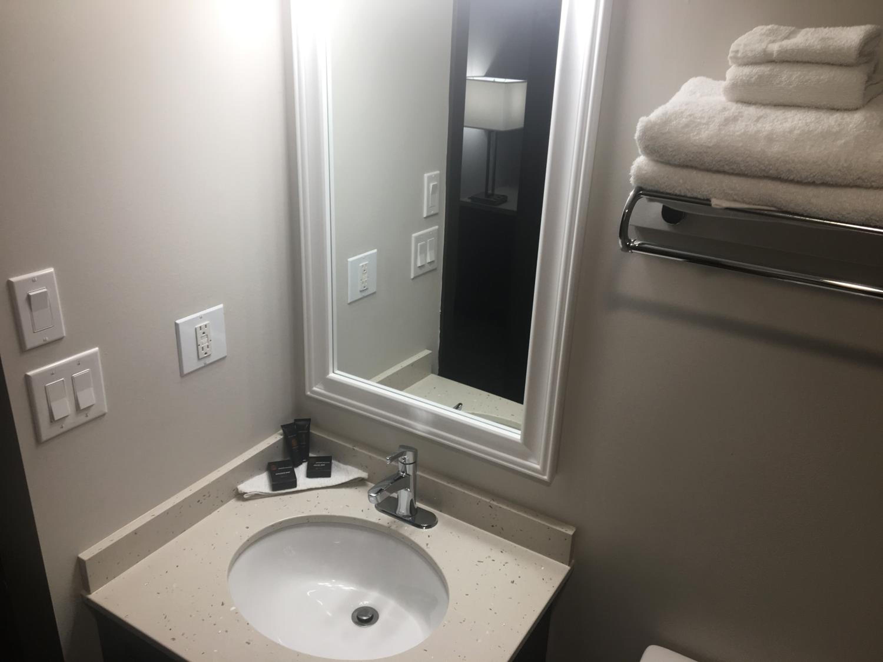 Homestead Inn & Suites — hotel in Vanderhoof