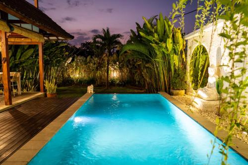Villa Innerbloom stylish 2BR with large pool & garden — 4-Star Luxury Hotel in Canggu, Indonesia