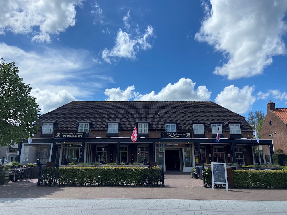 Hotel Restaurant 't Trefpunt — 4-Star Luxury Hotel in Made, Netherlands