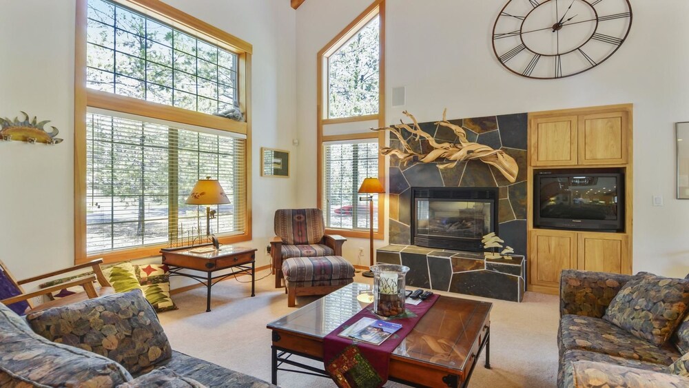 Big Sky 2 — 4-Star Luxury Hotel in Bend, United States