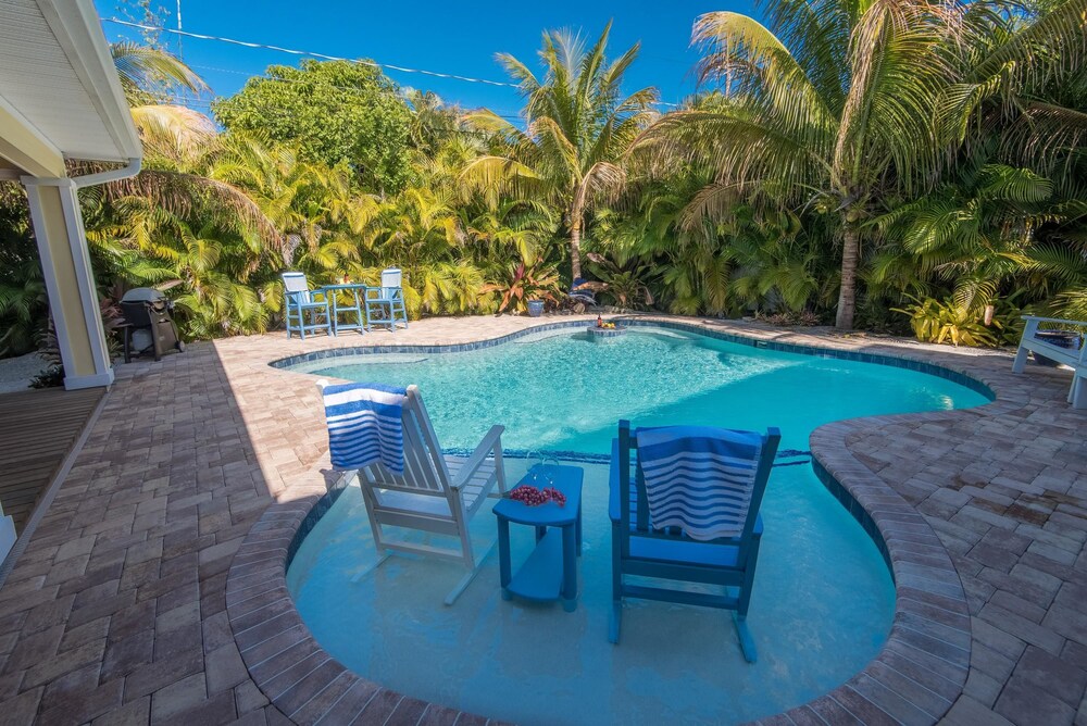 Sunshine Reef — 4-Star Luxury Hotel in Anna Maria, United States