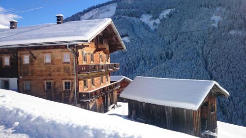 Steinwandhütte - carbon neutral hotel in Stummerberg