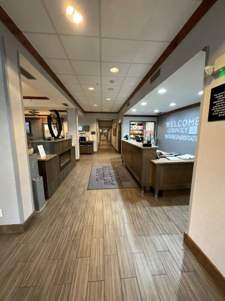 Hampton Inn Montrose - photo 11