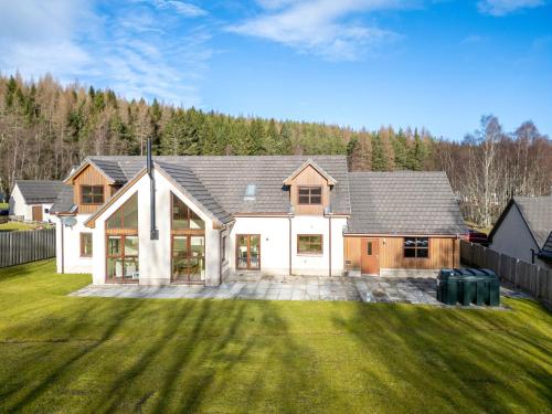 Villa Pineways by Interhome — 4-Star Luxury Hotel in Aviemore, United Kingdom