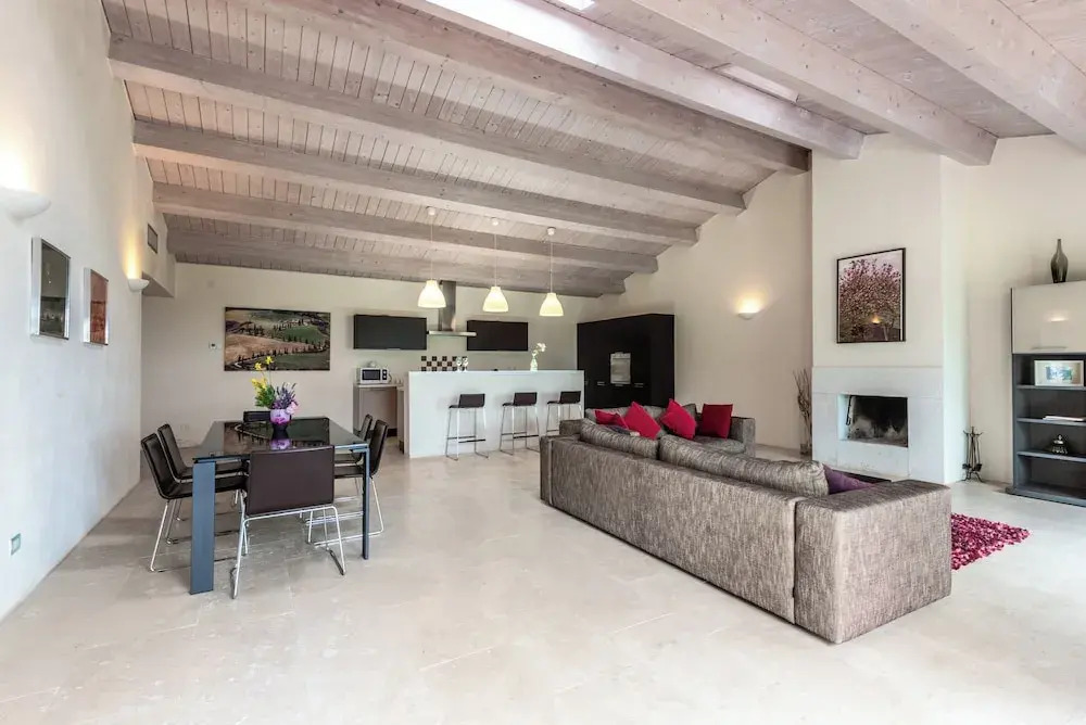 Isa Luxury Resort With Swimming Pool Immersed In Tuscan Nature Villas On The Ground Floor With Private Outdoor Area With Panoramic View — Trequanda